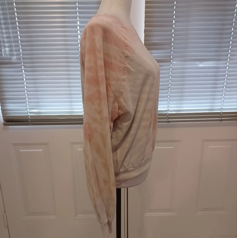 4/$60 Tie-Dye Lightweight Sweatshirt - Size Medium - Picture 3 of 8